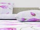 Krepová ložní souprava s motivy růžovým kvítků s uzavíráním na knoflík